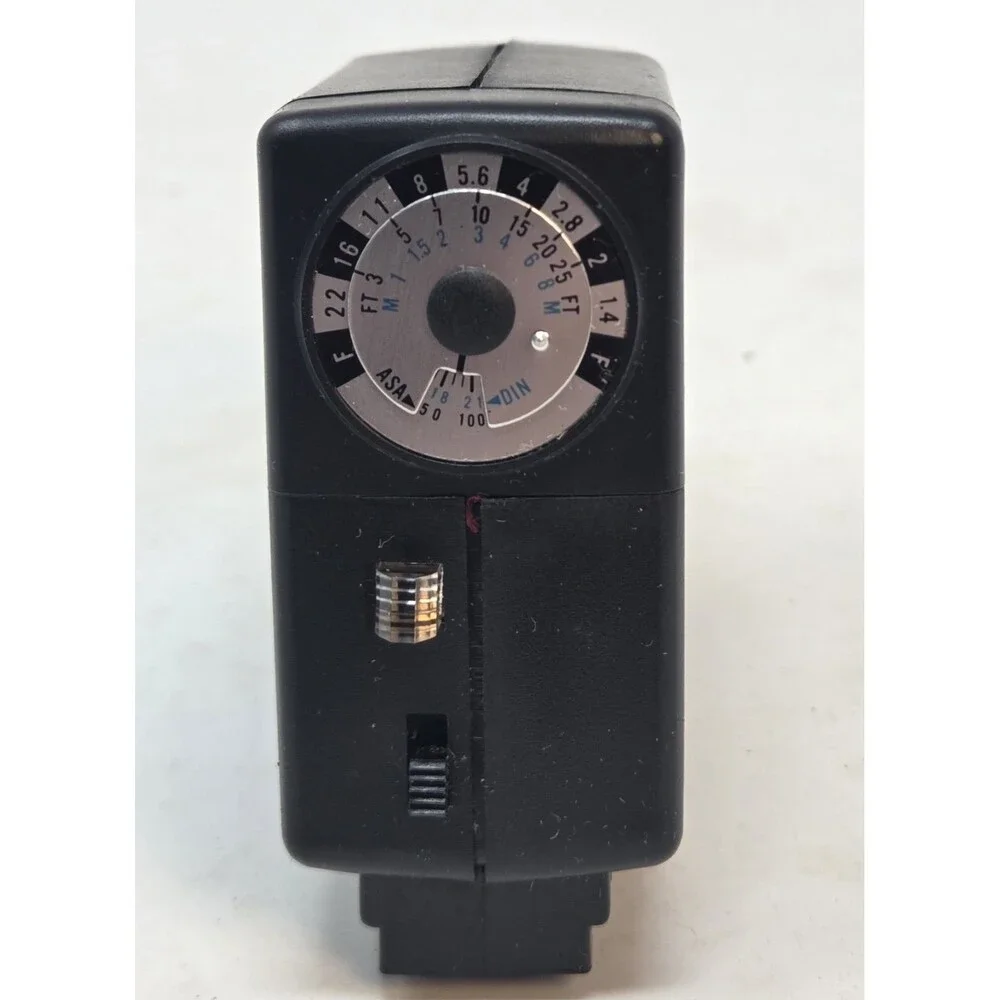 Vivitar 102 Electronic Flash Hot Shoe PC Sync 1976 Film Camera Vintage